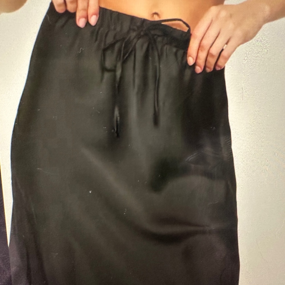 Boo Hoo Satin Maxi with Drawstring. Large. NWT
